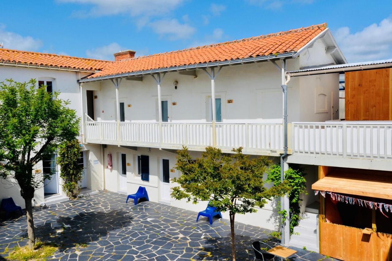 Les Baigneurs Hotel Saint Gilles Croix de vie Bagian luar foto